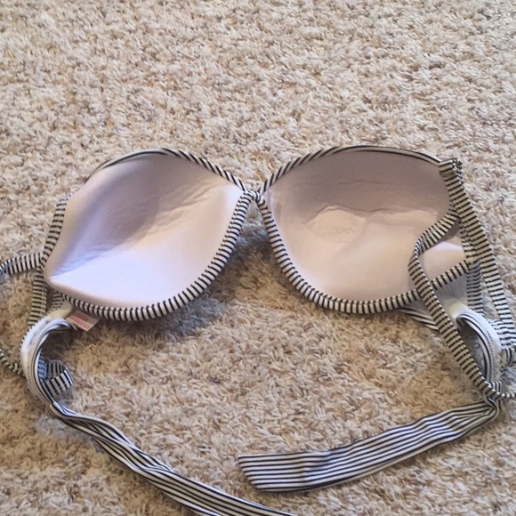 NWOT bathing suit top - Picture 2 of 3